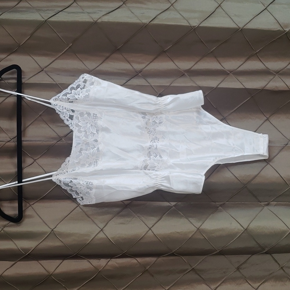 EUC- GORGEOUS Vintage Nordstrom Lingerie Cream Teddy